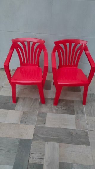 4 Sillas plástico niñ@s