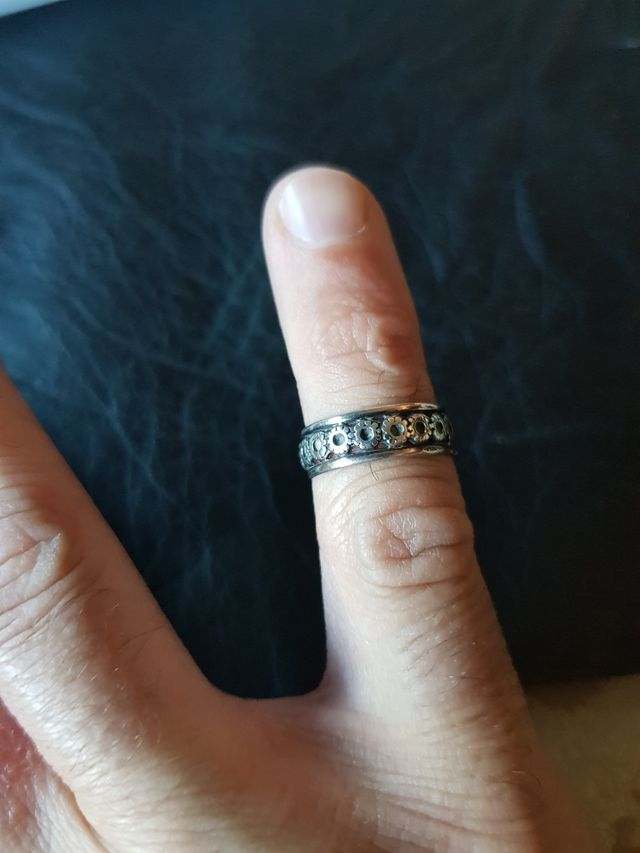 Muy antiguo anillo de plata motivos florales