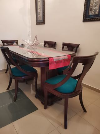 CONJUNTO MESA Y 6 SILLAS MADERA CAOBA