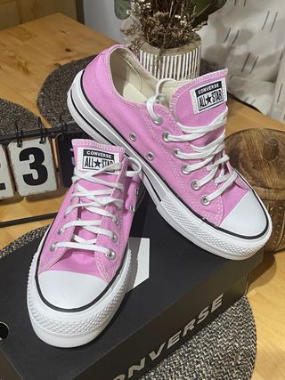 Converse rosas.