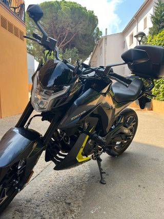 Moto Zontes Z1  665 KM !!!