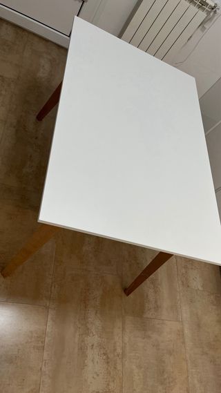 Mesa de cocina marca Velasco