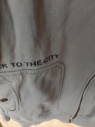 Sudadera gris con cremallera , canada