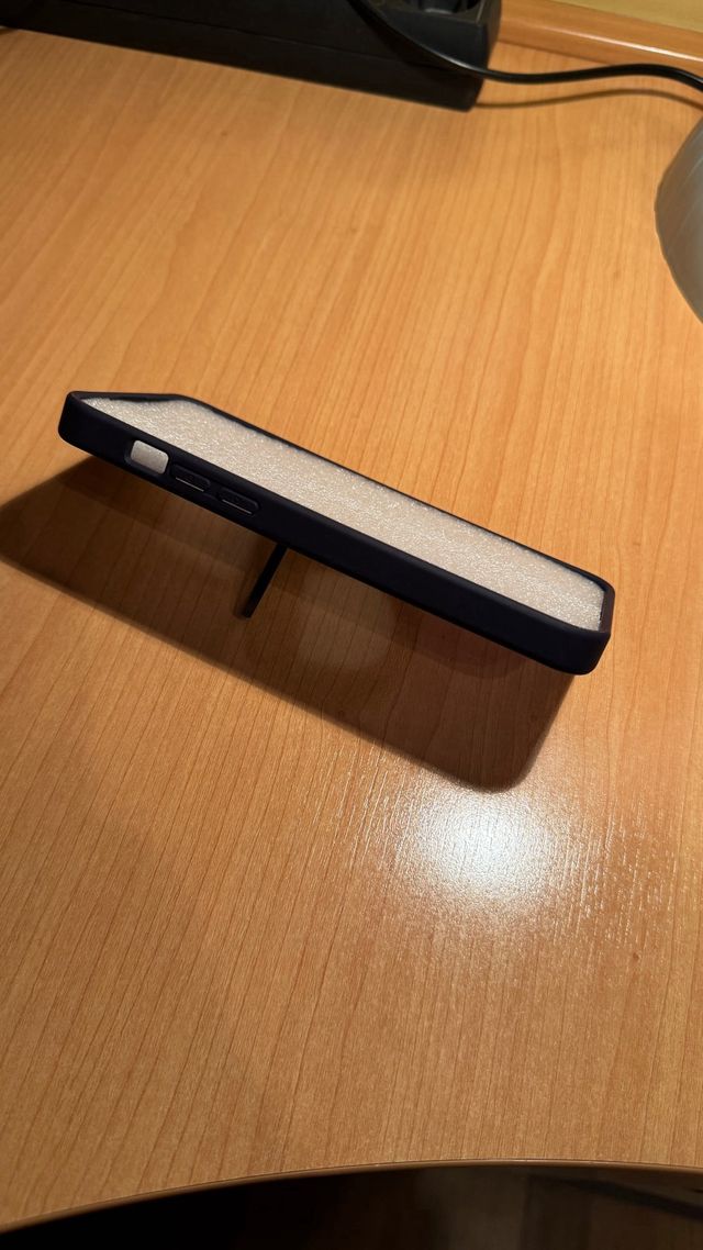 Funda con soporte iPhone 15 Pro Max