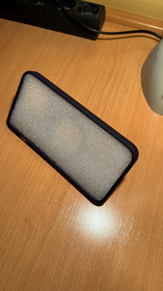 Funda con soporte iPhone 15 Pro Max