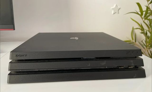 Play Station 4 Pro