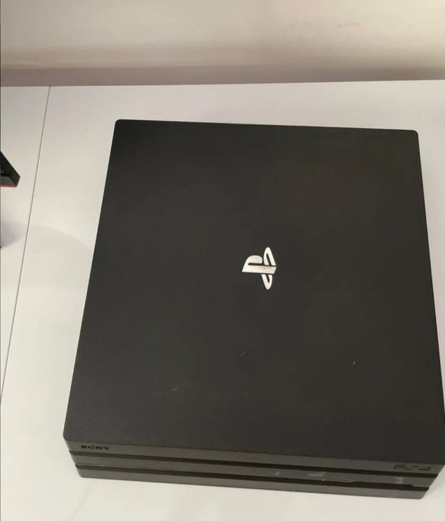Play Station 4 Pro