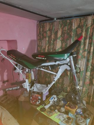 Asiento Rieju Castrol 