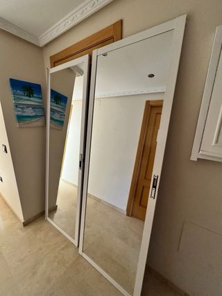 Puertas correderas de armario en aluminio y espejo