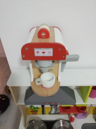 Cocinita de madera con todos los acces