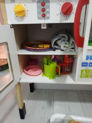 Cocinita de madera con todos los acces