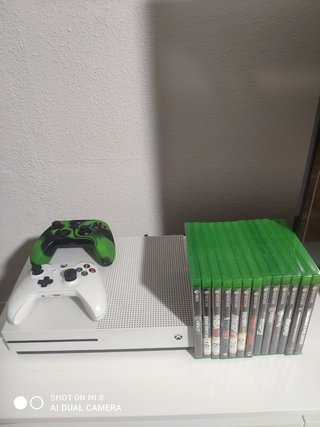XBOX One + 2 mandos + 13 juegos