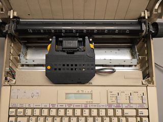 Macchina da scrivere vintage Olivetti PT506