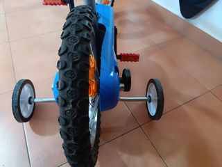 BICICLETA NIÑO CON RUEDINES