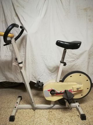 Bicicleta estàtica, metàlica, duradera