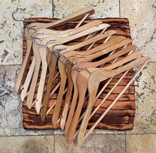 Perchas de madera (10 unidades)