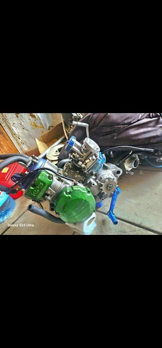 Derbi gpr. Kawasaki.kx 125cc. Con 45cv