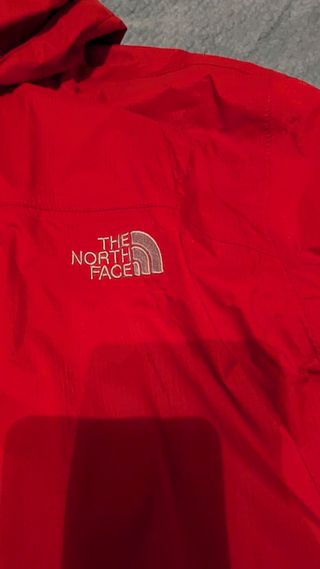 Chubasquero The North Face rojo L