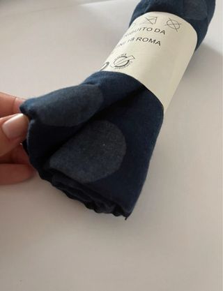 Sciarpa/stola blu con pois grandi