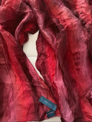 Sciarpa/stola sui toni del rosso, Carina