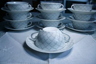 Juego de consomé, porcelana. Castro Sargadelos