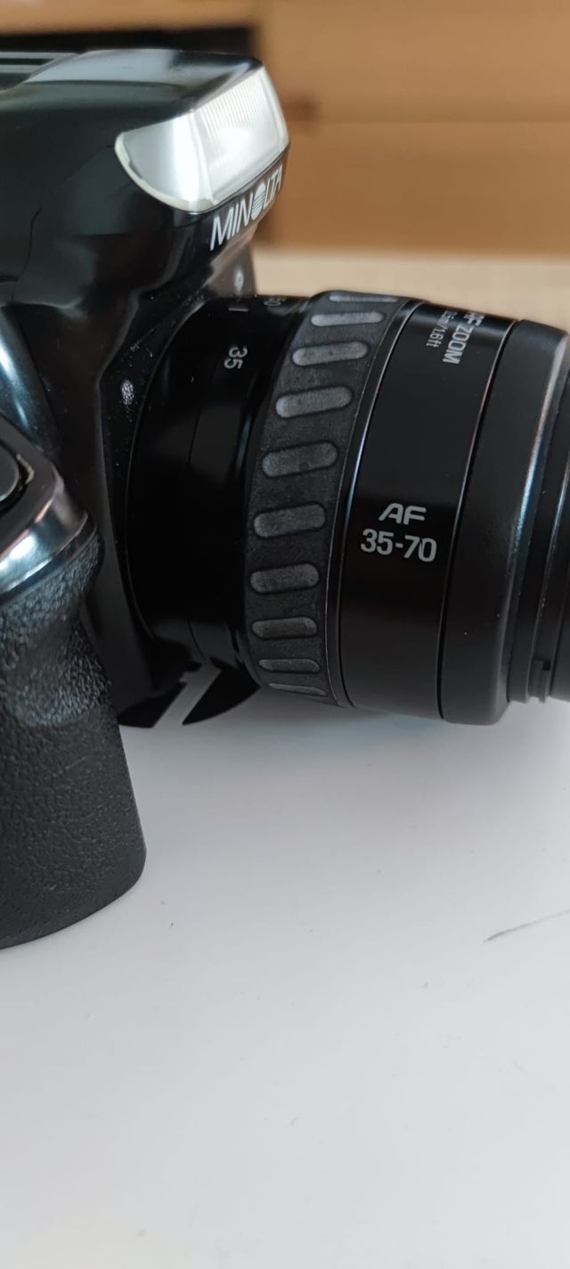 CAMARA MINOLTA DYNAX 300SI+OBJETIVO 75-300+ FLASH