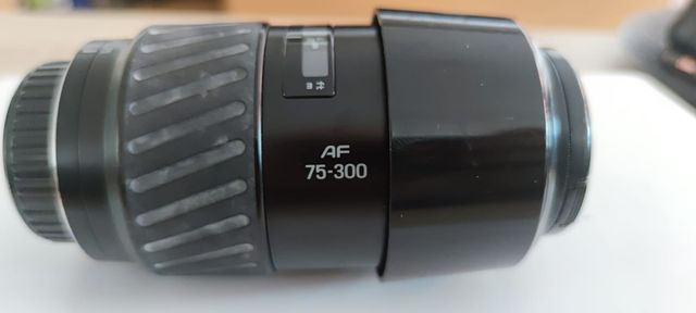 CAMARA MINOLTA DYNAX 300SI+OBJETIVO 75-300+ FLASH