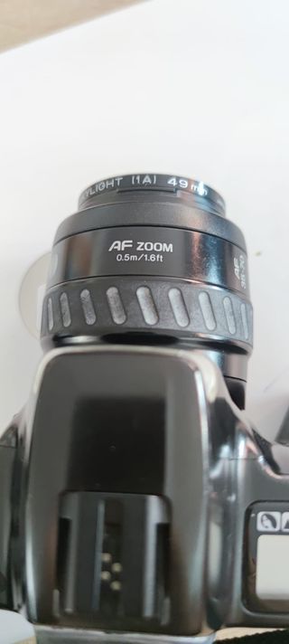 CAMARA MINOLTA DYNAX 300SI+OBJETIVO 75-300+ FLASH