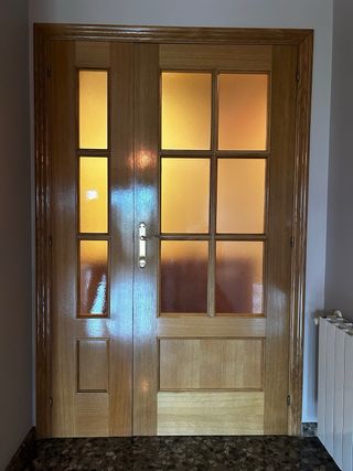 Puerta madera maciza