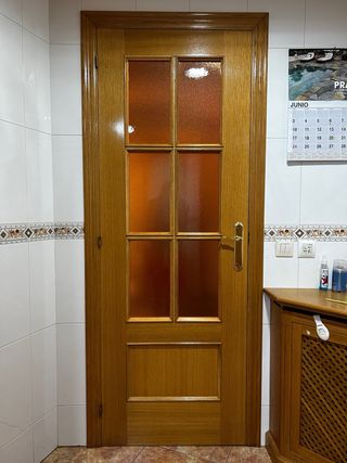 Puerta madera maciza