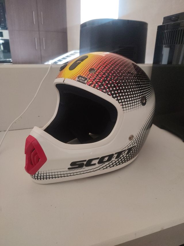 Casco bicicleta descenso scott