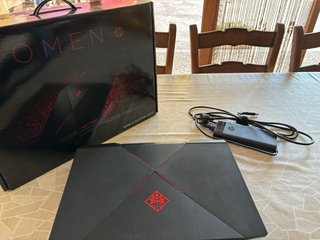 HP OMEN 17.3" i7-8750H, 32 GB di RAM