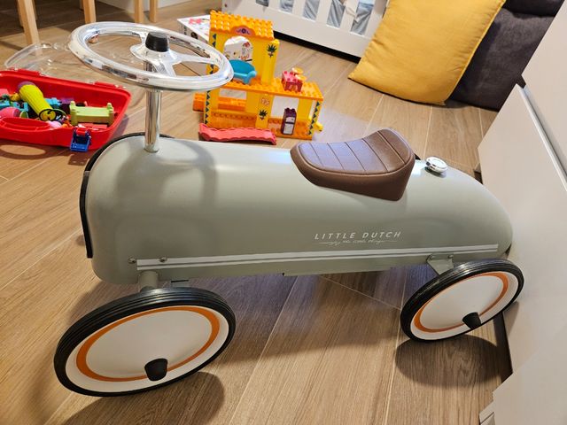 Andador coche retro little duch