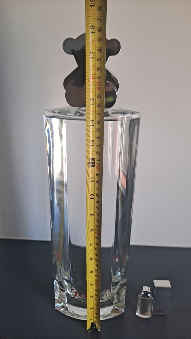 FICTICIO. Perfume Tous