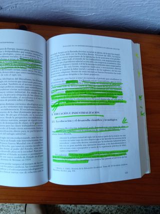 Corrientes e instituciones educativas...