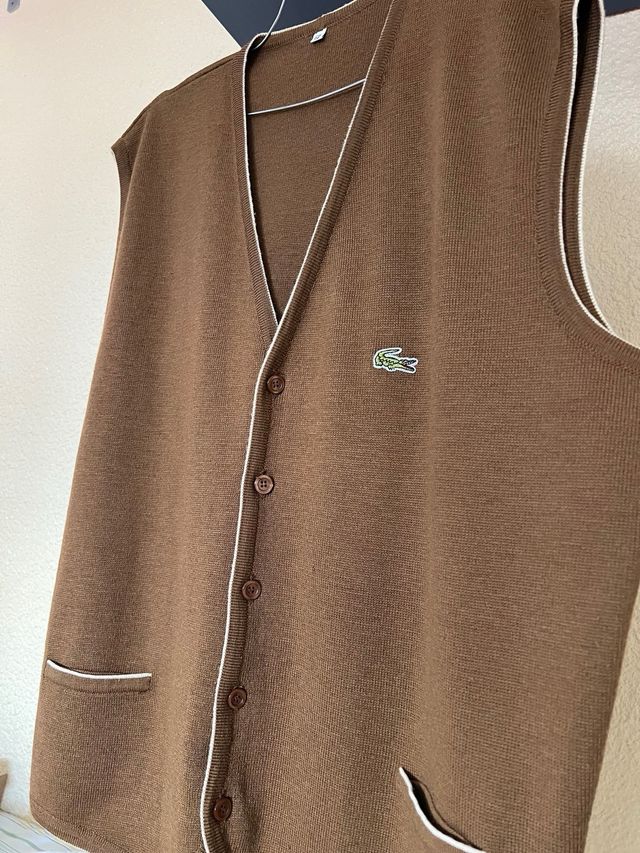 Chaleco marrón Lacoste