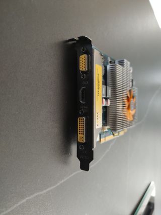 Tarjeta gráfica Zotac GT240 1GB