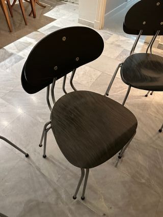 Sillas de cocina en madera.