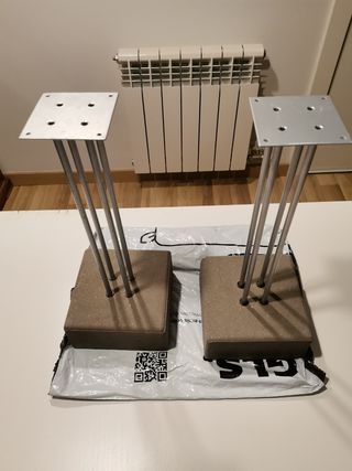 Bases ikea para altavoces home cinema