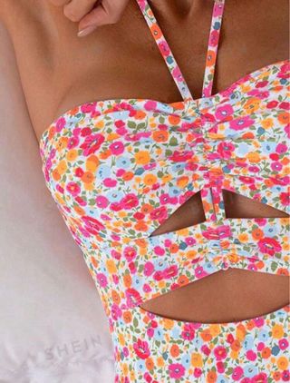 Costume intero con fiori