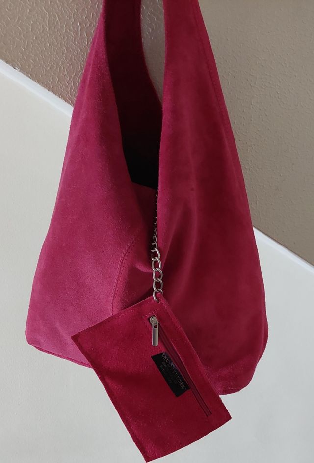 Borsa in camoscio fuxia con tracolla e portamonete