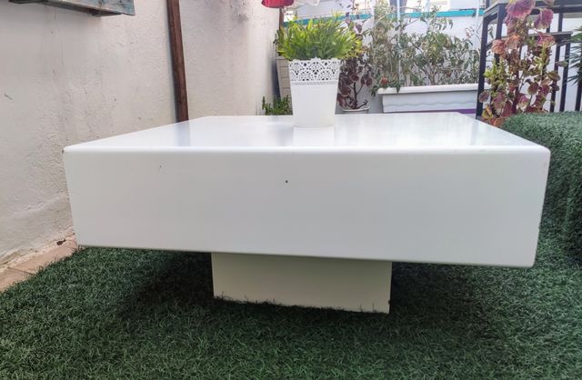 Tavolo basso con luce in legno