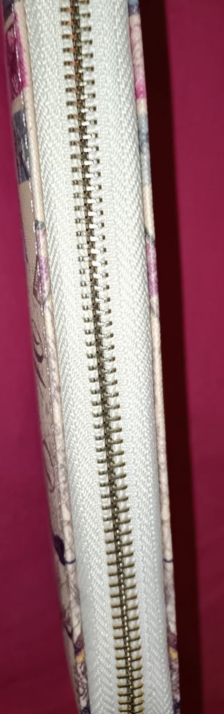 Monedero grande Paris con etiqueta