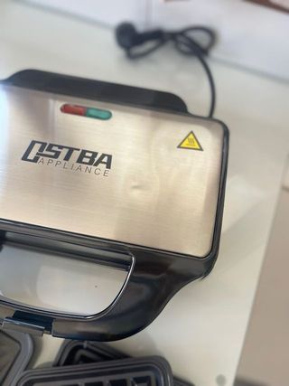 Sandwichera 3 en 1- Sándwiches, Gofres y Grill