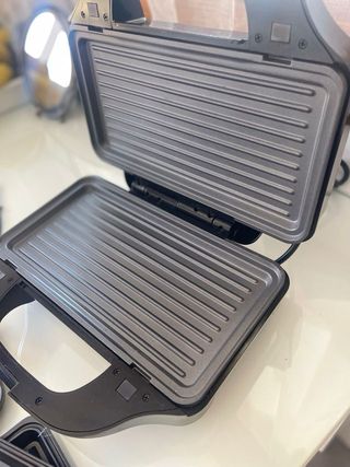 Sandwichera 3 en 1- Sándwiches, Gofres y Grill