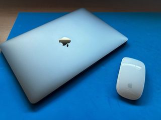 MAC BOOK PRO 2020