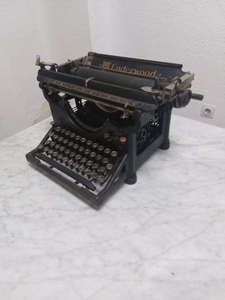 Maquina de escribir Antigua UNDERWOOD