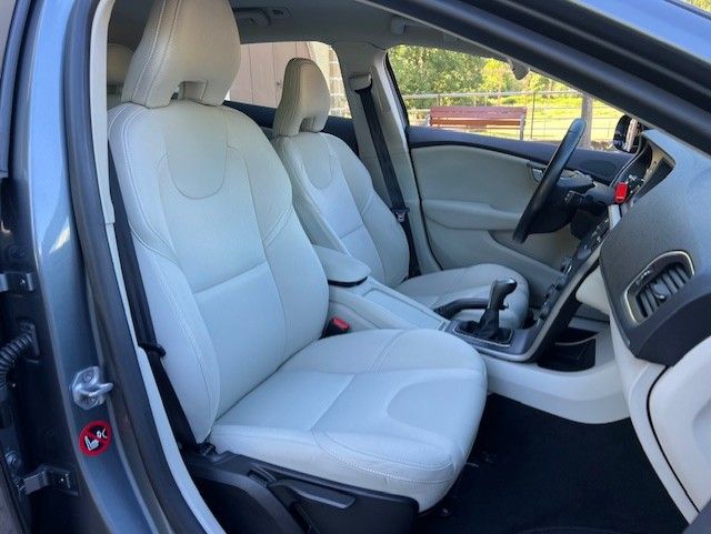 Volvo V40 1.6 D2 Summum