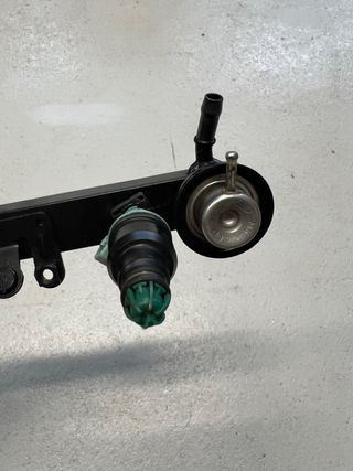 Rampa inyectores BMW 325i E36