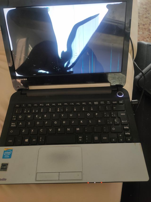 Portátil Toshiba satélite NB-A-104